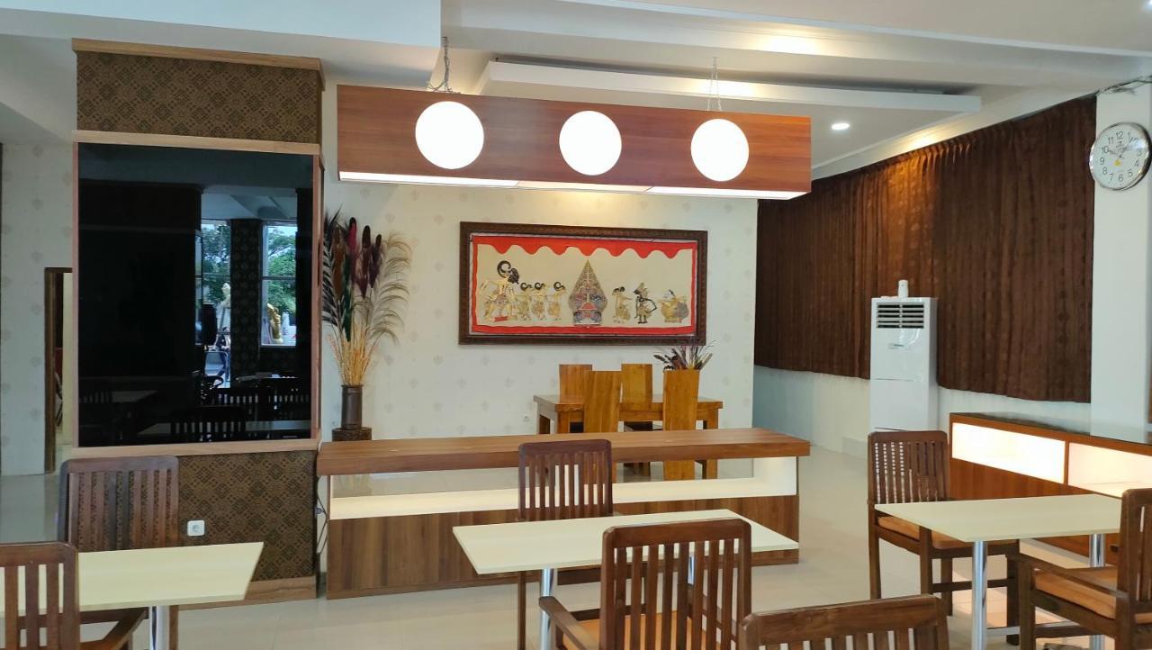 Golden Ganesha Hotel Yogyakarta By Ecommerceloka Gondowulung ภายนอก รูปภาพ